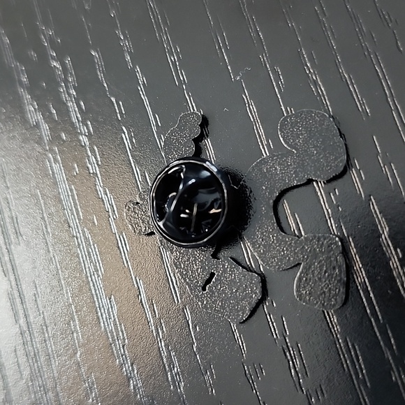 Disney Halloween Goofy Enamel Pin - Picture 2 of 3